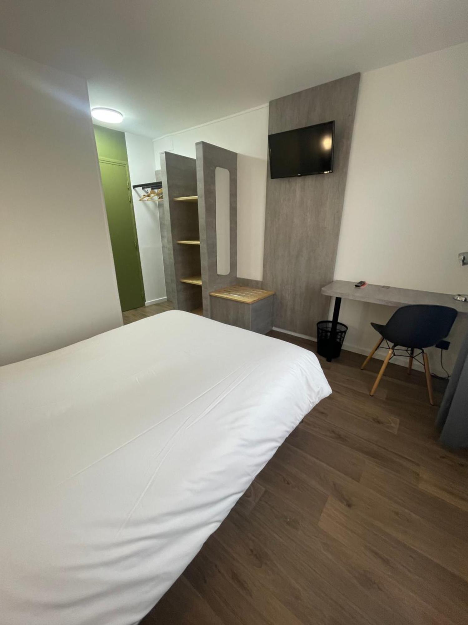 Hotel Castel Neuves-Maisons Extérieur photo