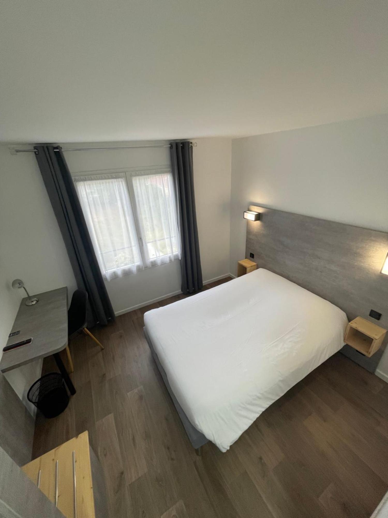 Hotel Castel Neuves-Maisons Extérieur photo