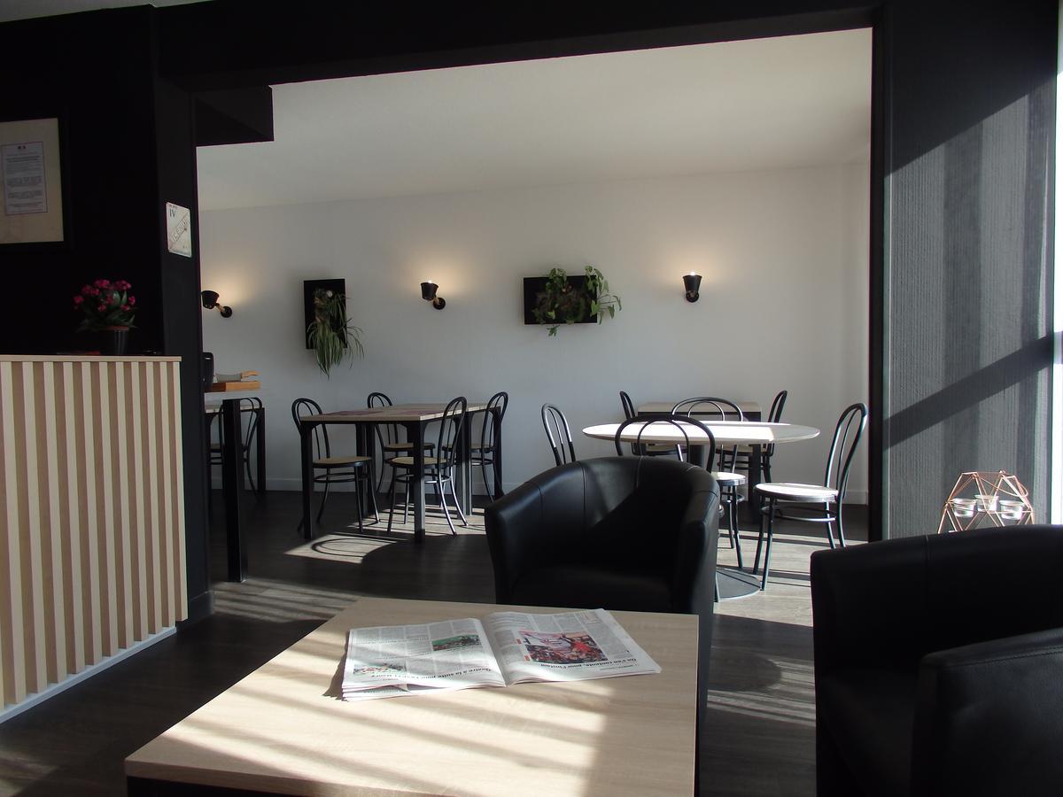 Hotel Castel Neuves-Maisons Extérieur photo